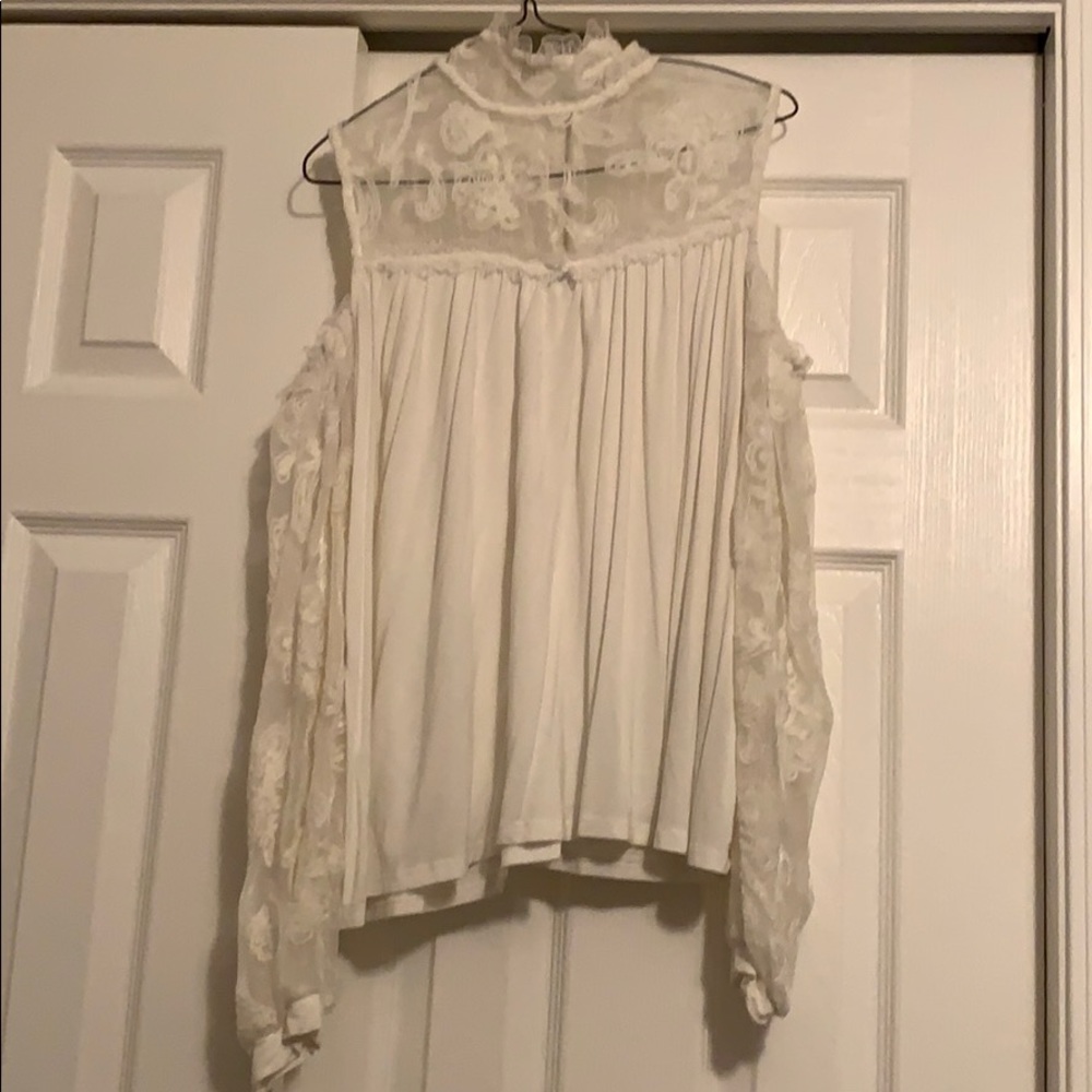 Beautiful cold sheer white blouse!